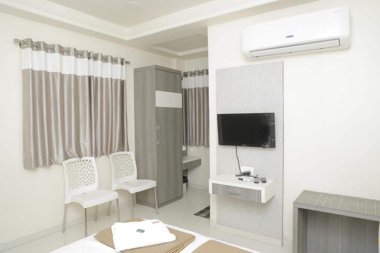 Hotel Lotus Chandrapur Esterno foto