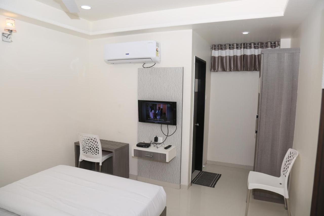 Hotel Lotus Chandrapur Esterno foto