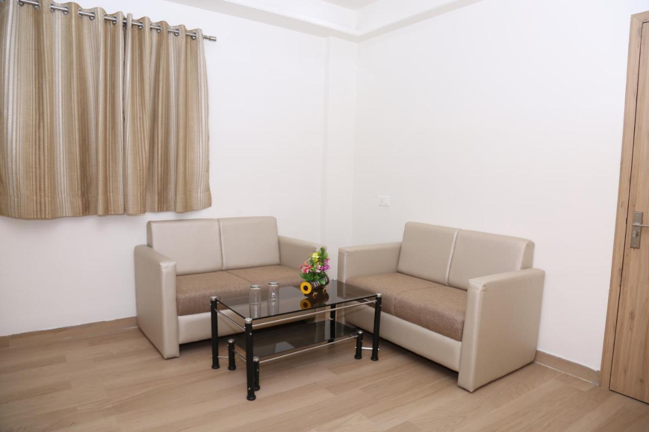 Hotel Lotus Chandrapur Esterno foto