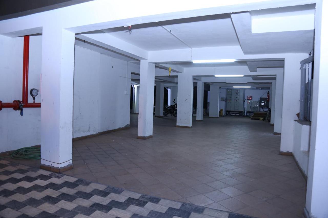 Hotel Lotus Chandrapur Esterno foto