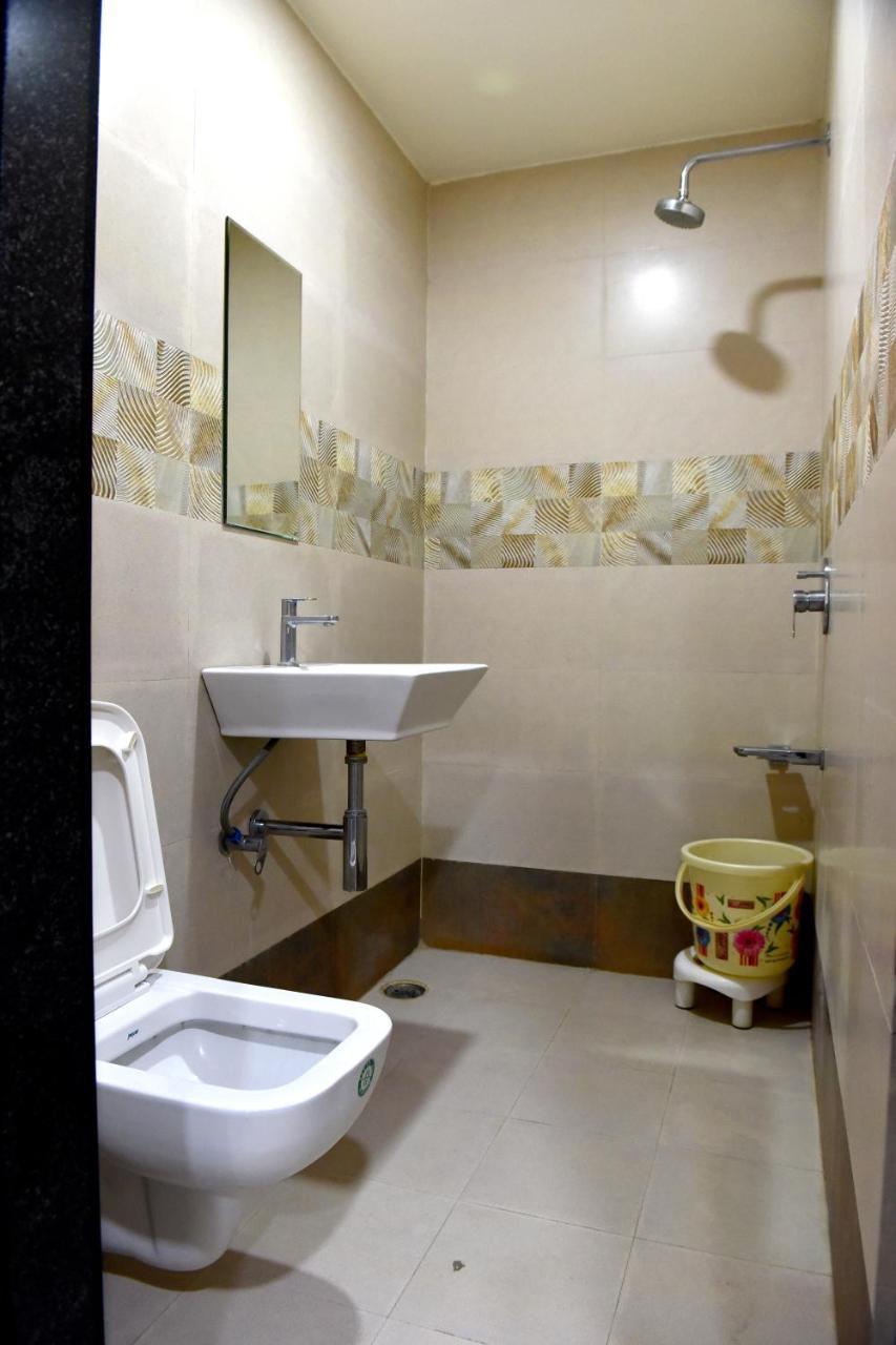 Hotel Lotus Chandrapur Esterno foto