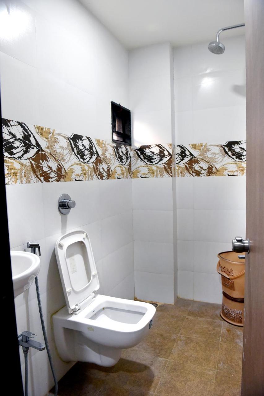 Hotel Lotus Chandrapur Esterno foto