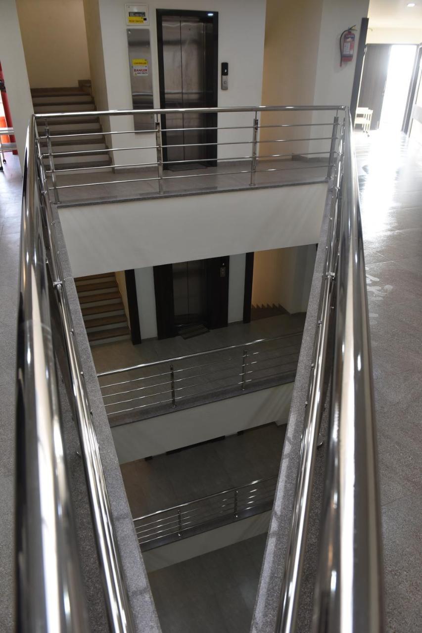 Hotel Lotus Chandrapur Esterno foto