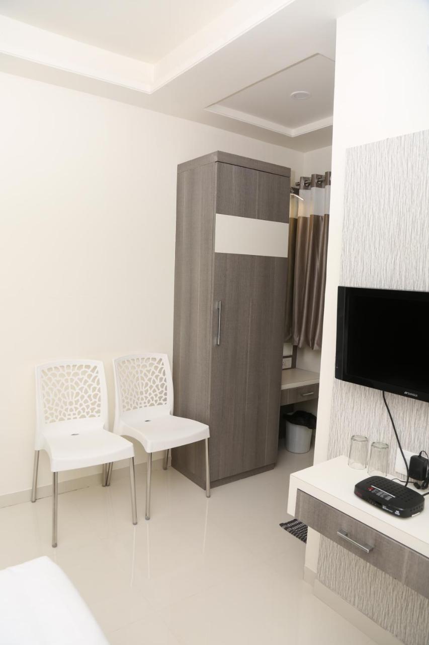 Hotel Lotus Chandrapur Esterno foto